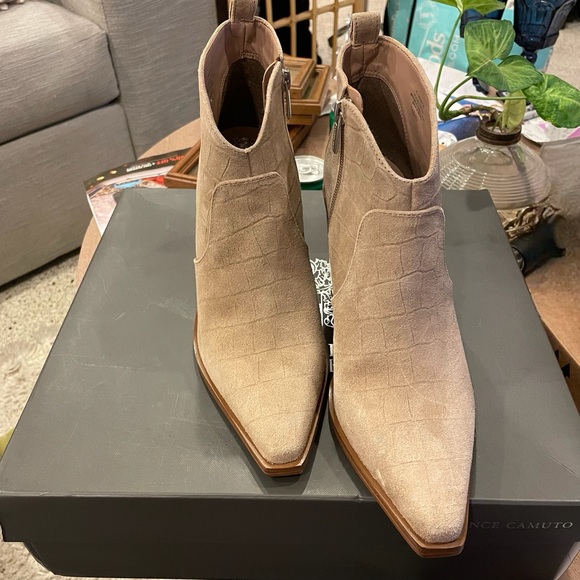 Vince Camuto x Almost Ready Winndie Heeled Boots in Truffle Taupe in box - Picture 4 of 11